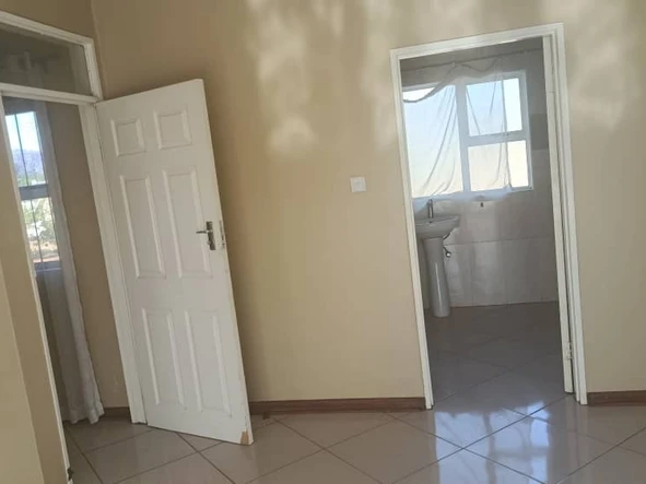 3 Bedroom Flat & Apartment