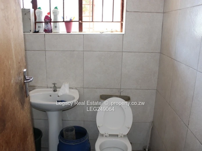 Sunway City 2-Bed Cottage on 2673 sqm - Verandah, Grilled Windows