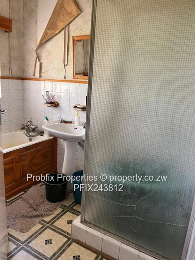  Spacious Family Home with Guest Wing & Cottage | Hatfield North