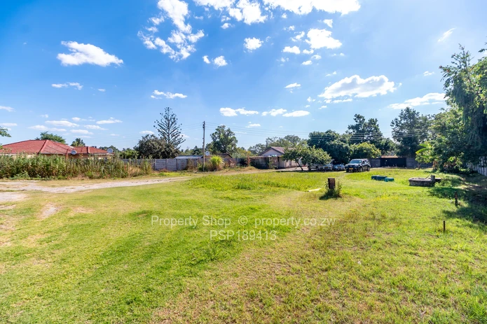 8-Bedroom Family Home for Sale in Hatfield, Harare with Borehole, 3617m²