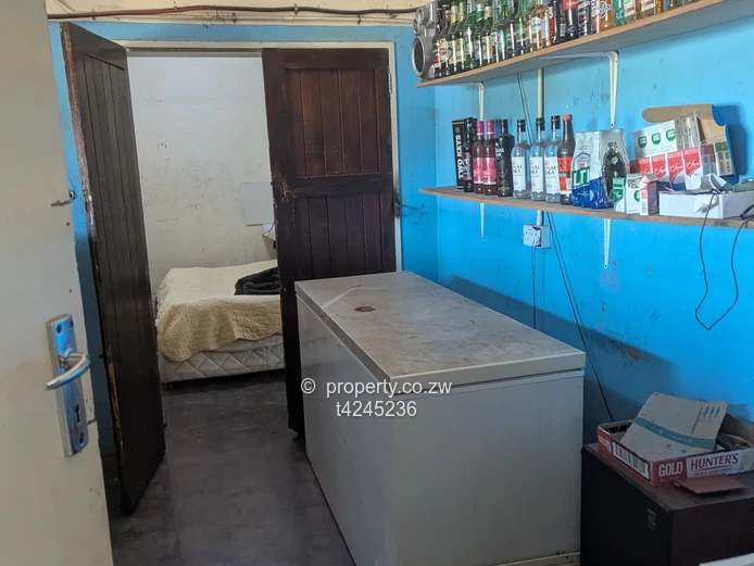 Chitungwiza Zengeza 4 commercial building for sale  (Sole Mandate)