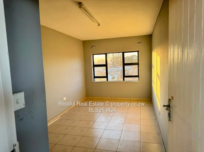 Ardbennie industrial warehouse to rent 
