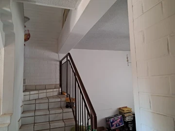 2 Bedroom Flat & Apartment