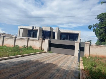 8 Bedroom House