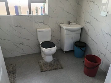 6 Bedroom House