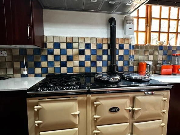 5 Bedroom Farm & Agricultural Land