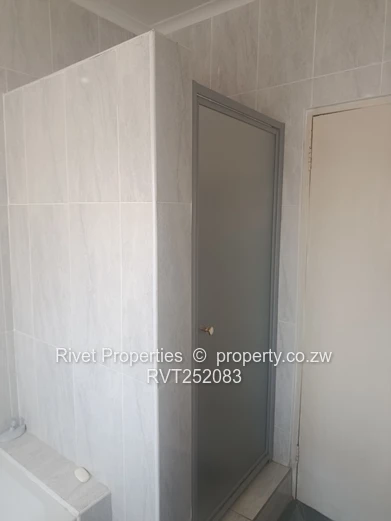 Very Neat House Adlynn For Sale Also Vacant