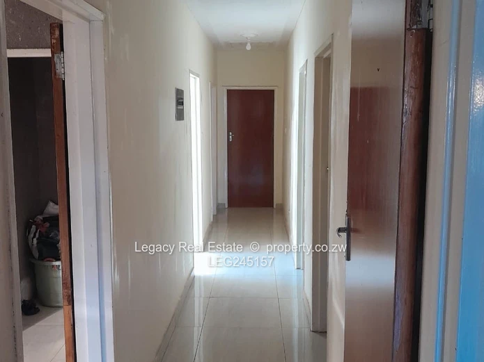 Well-Maintained 4-Bedroom House To Let In Damofalls.