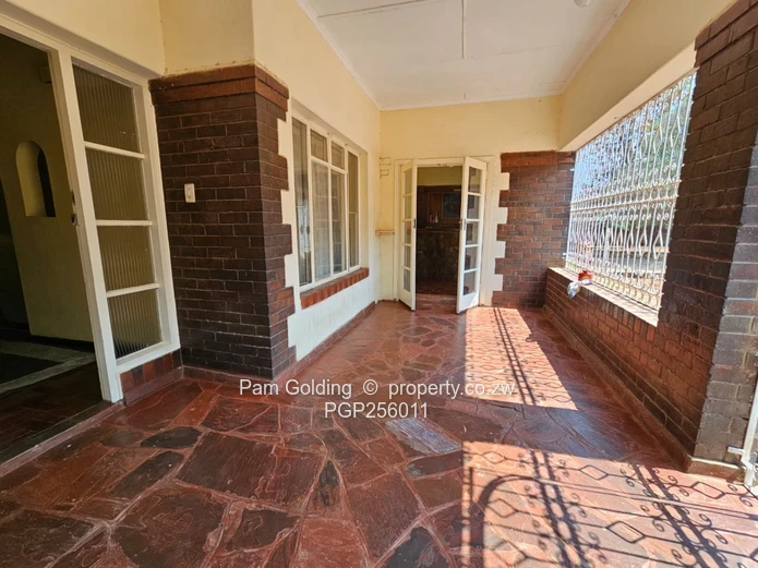 Family Home In A Desirable Neighborhood