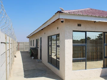 2 Bedroom House