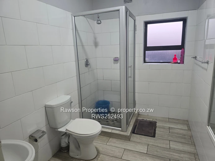 Parktown 3BR Townhouse Complex — Modern Kitchens & Paved Courtyard