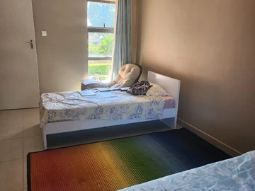 4 Bedroom Flat & Apartment