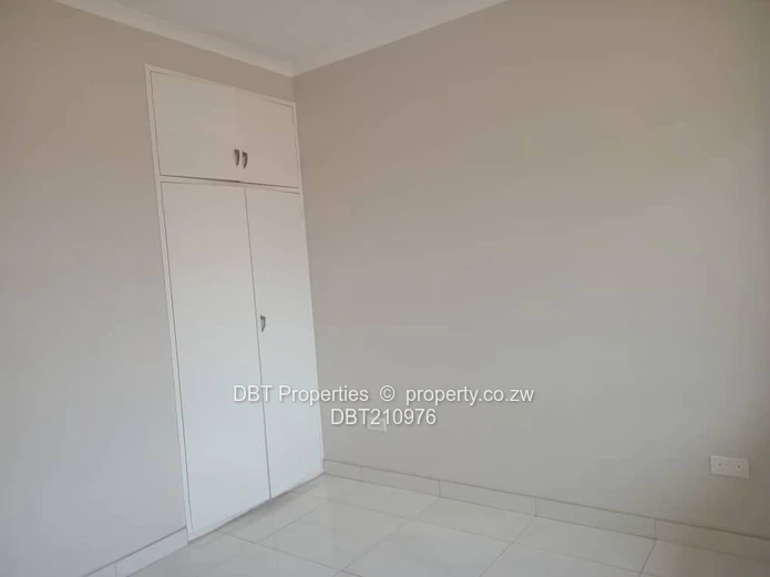 Flat available in Hillside