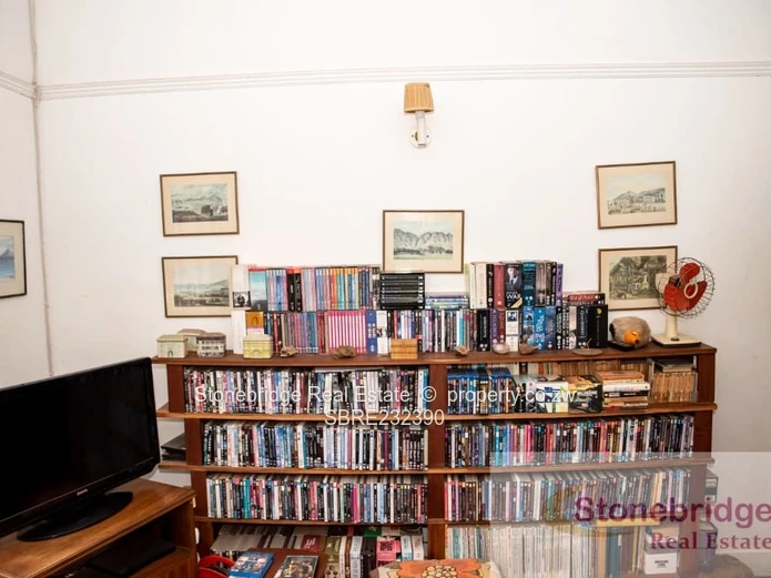 3 Bedroom House for Sale in Suburbs