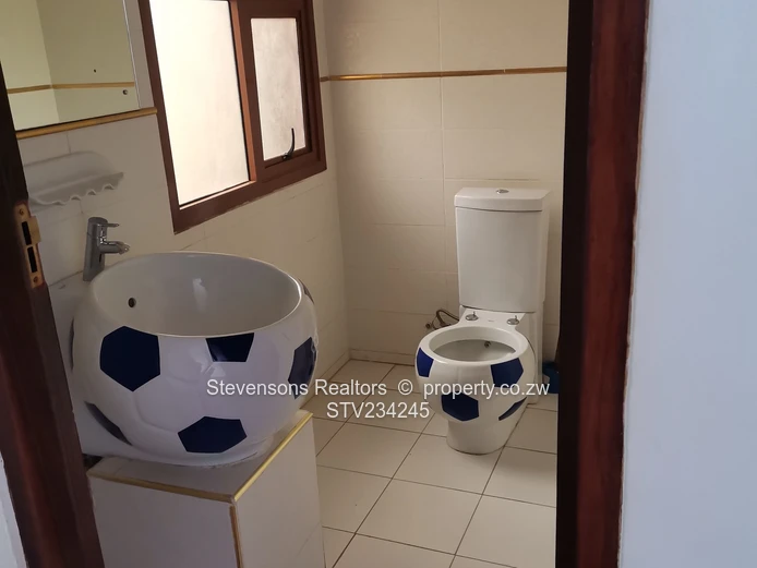 A luxurious 6 bedroomed house for sale in Shawasha Hills 