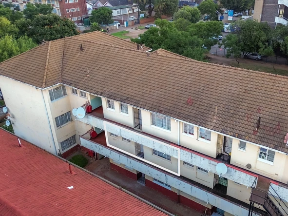 2 Bedroom Flat & Apartment