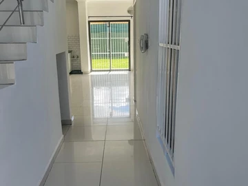 3 Bedroom Flat & Apartment