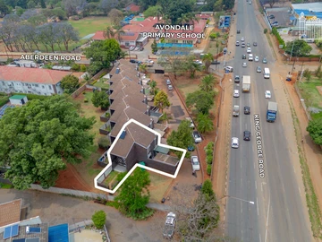 2 Bedroom Flat & Apartment