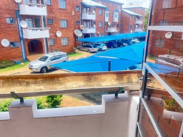 2 Bedroom Flat & Apartment