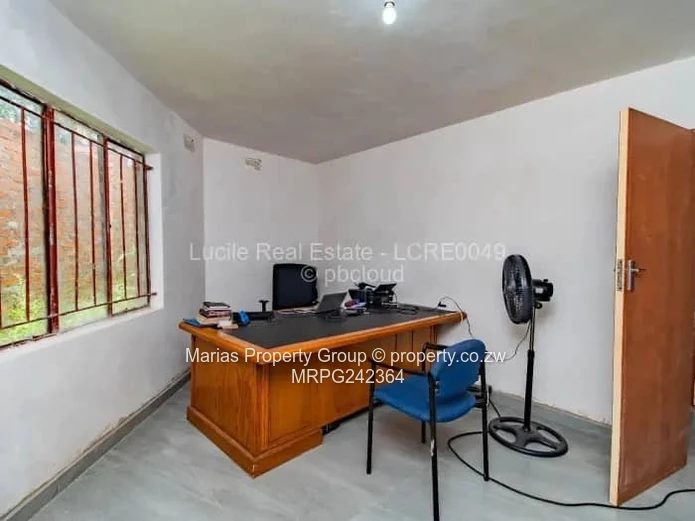 Greendale Brick Townhouse Complex - Furnished, Borehole