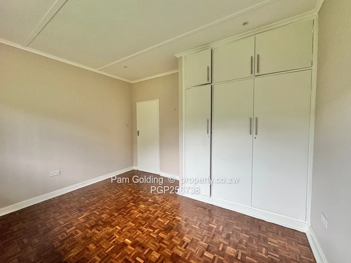 Renovated - 4 Bedroom Home - Greendale North