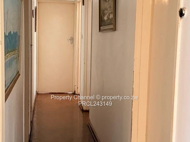 Mabelreign 3-Bed: Walled Yard, Water Tank, Fitted Kitchen