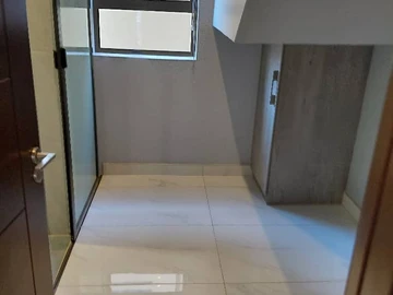 3 Bedroom Flat & Apartment