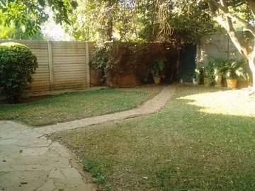 2 Bedroom Flat & Apartment