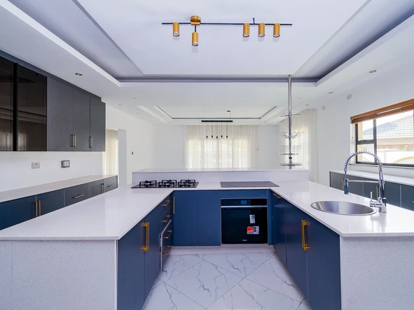 5 Bedroom House