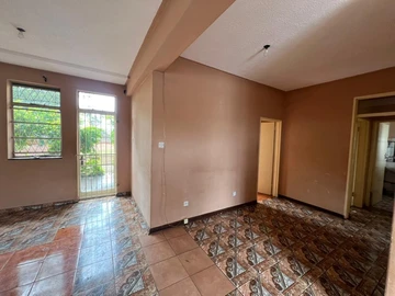 2 Bedroom Flat & Apartment