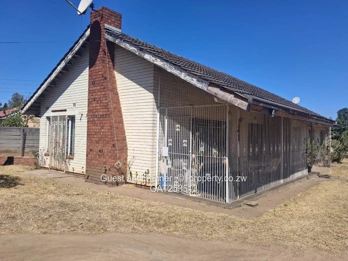 Golden Oldie Spacious Family Home for Sale - Hatfield 