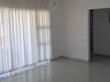 2 Bedroom Flat & Apartment
