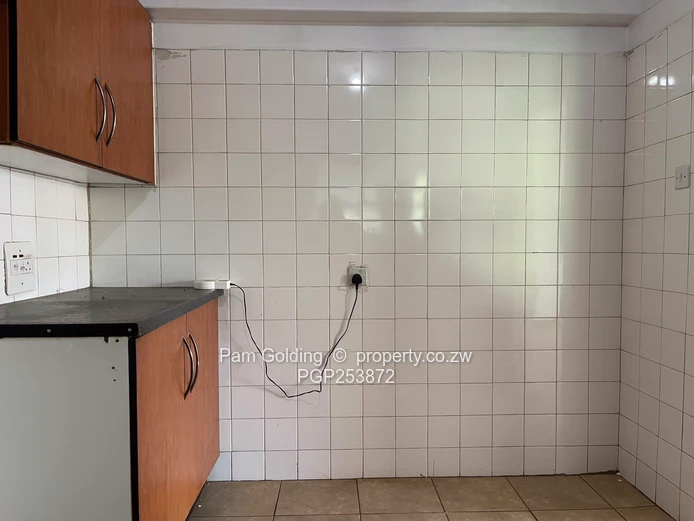 2 Bedroom Flat/Apartment To Rent In Avenues (Sole Mandate)
