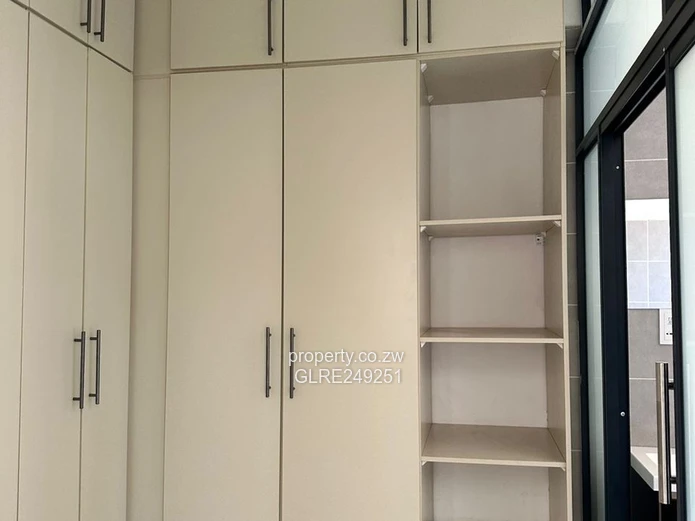 Stylish 3-Bed Borrowdale Flat with Balcony & Borehole