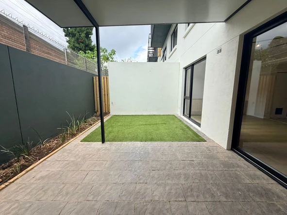 3 Bedroom Flat & Apartment