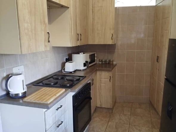 3 Bedroom Flat & Apartment