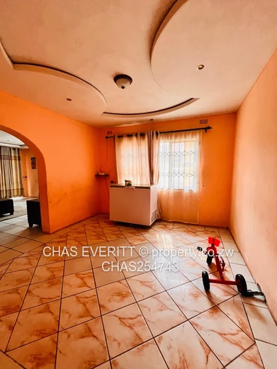 Zimre Park 3 Bedroomed House For Sale