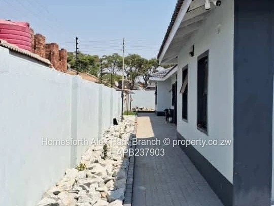 All round neat and modern home, a must see