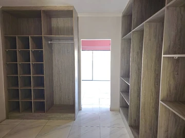 3 Bedroom Flat & Apartment