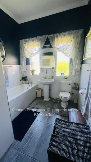 Golden Oldie Family home with Cottage (Sole Mandate)