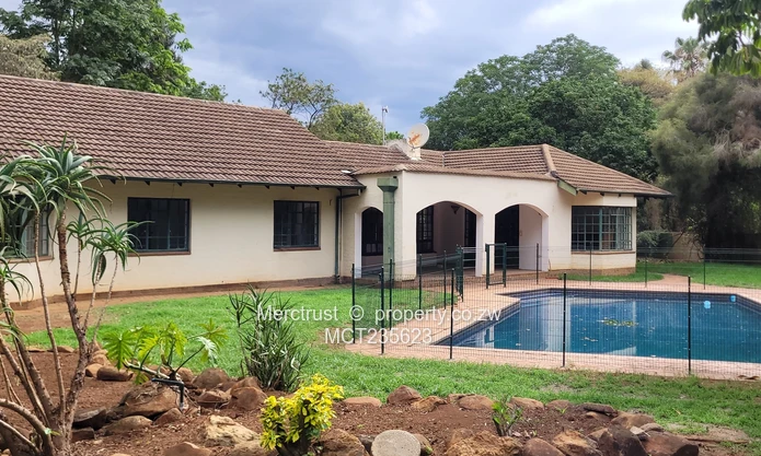 Charming family residence, available immediately!