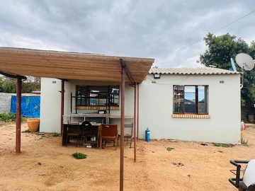 Mahatshula North Stand For Sale With 2 bed cottage