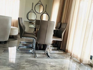 3 Bedroom Flat & Apartment