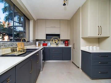 3 Bedroom Flat & Apartment