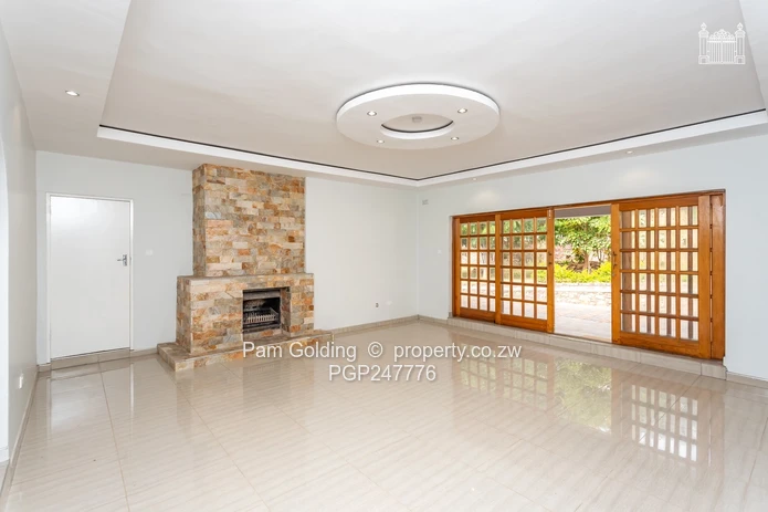 Beautiful Modern Family Home in Helensvale