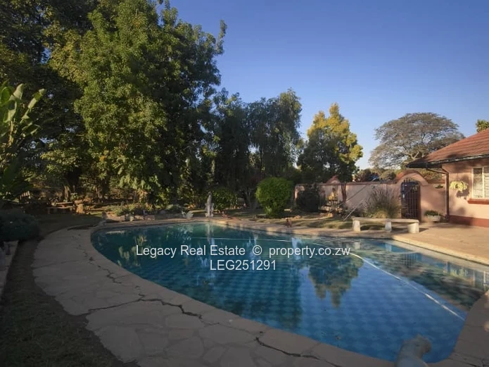 Logan Park 3-Bed Home with Rustic Bar & Borehole on 5689m²