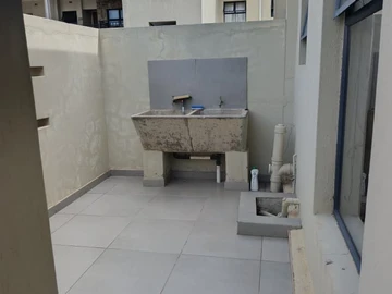 3 Bedroom Flat & Apartment