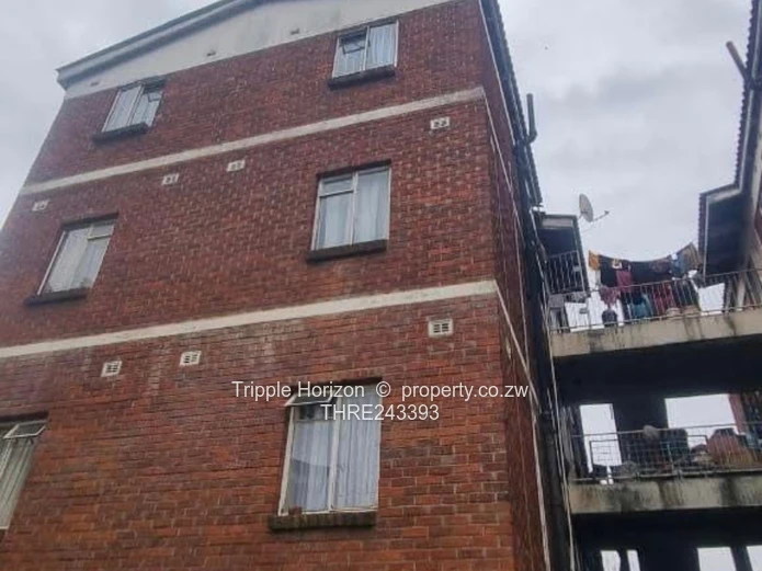 Mufakose 2-Bed Flat — Modern Fitted Kitchen & Parking