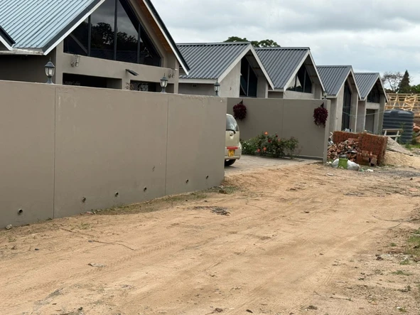 4 Bedroom Flat & Apartment