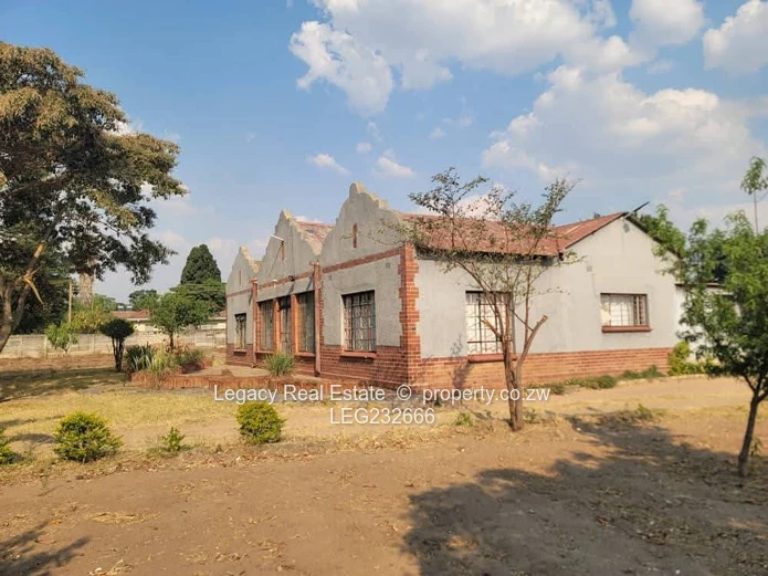 Hatfield 4-Bedroom House with Commercial Rights – Off Seke Road